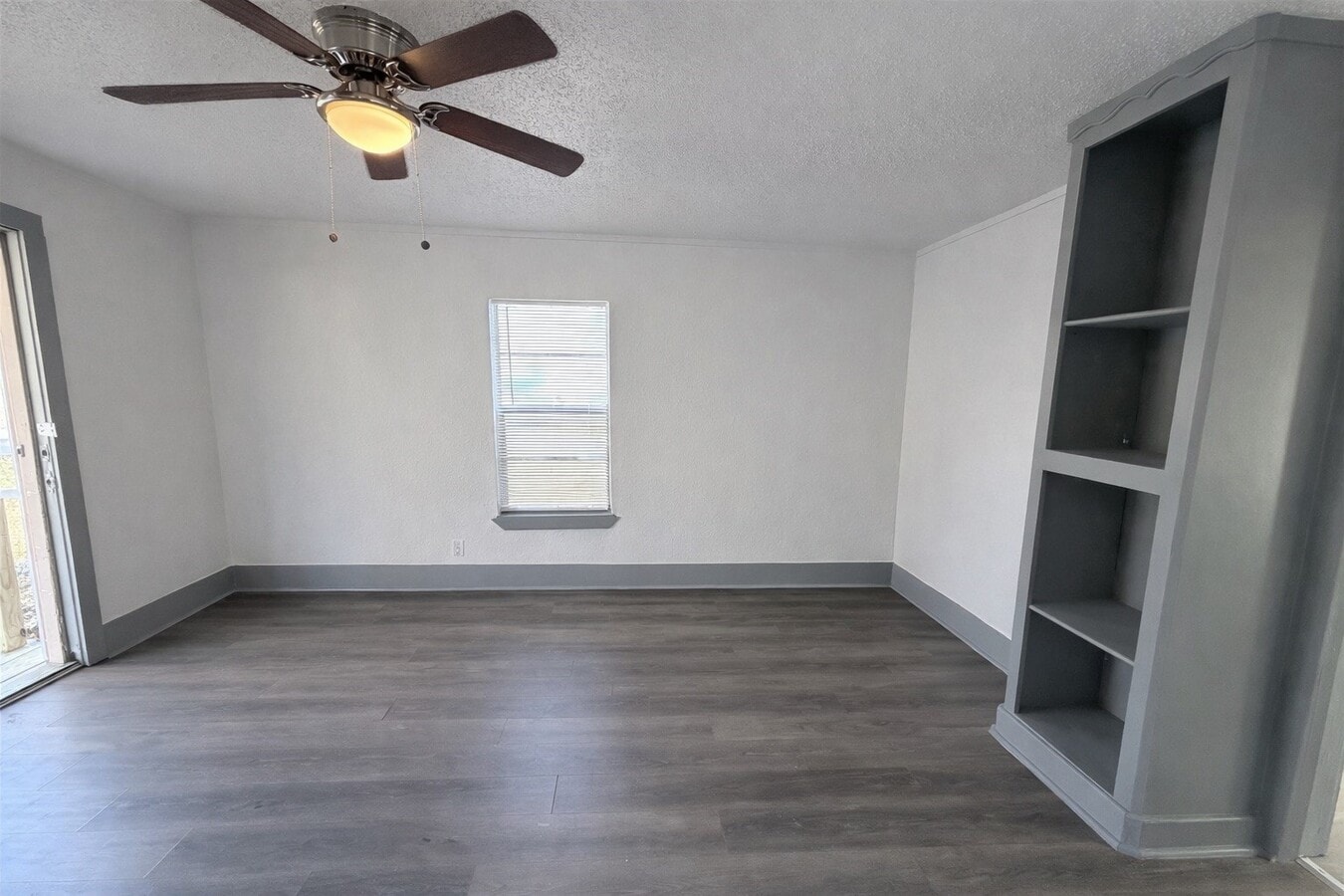 Photo - 608 E 4th St