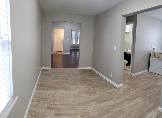 1st Floor Dinning Room