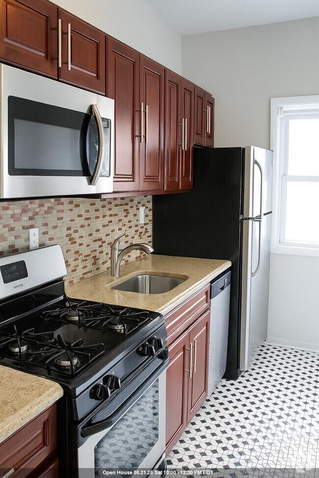 Building Photo - 509 Washington St Unit 4 Rental