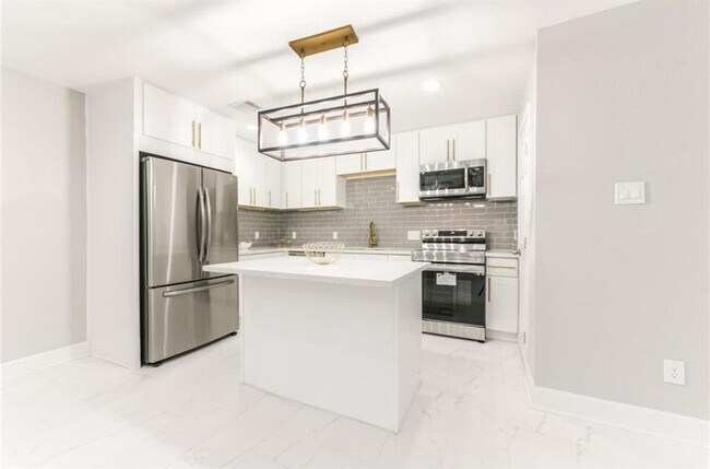 Building Photo - 5763 Easthampton Dr Rental