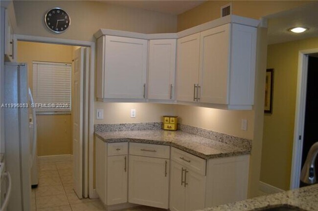 Photo - 18100 N Bay Rd Unit 18100 N Bay Rd 402