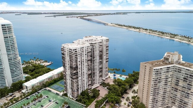 Building Photo - 2333 Brickell Ave Unit 1406