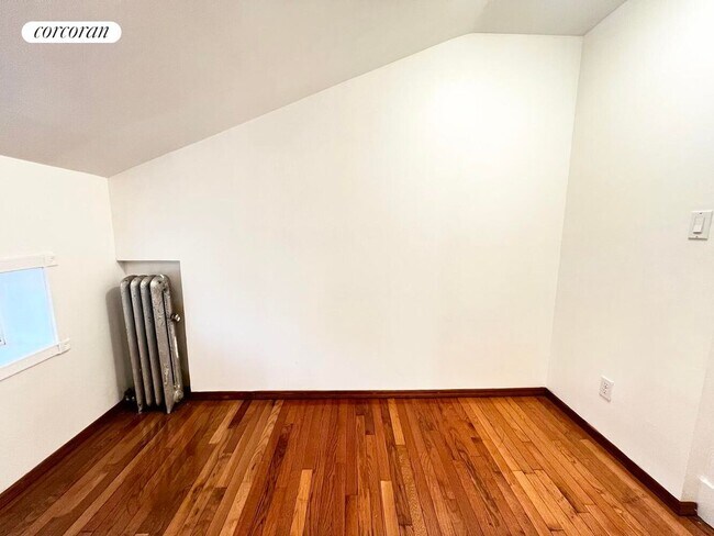 Photo - 357 Halsey St