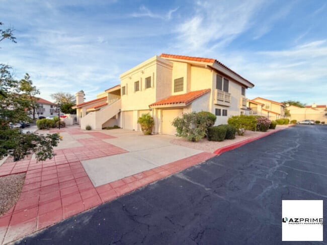 Building Photo - Welcome to this a Beautifully Designed 2/2 Scottsdale Condo in Cabrillo Square.!