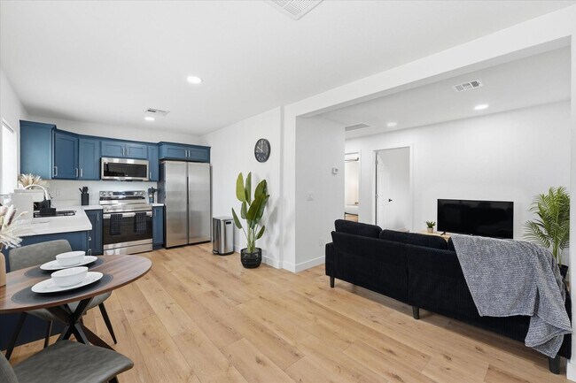 Photo - 1548 N Upland Cir Unit C