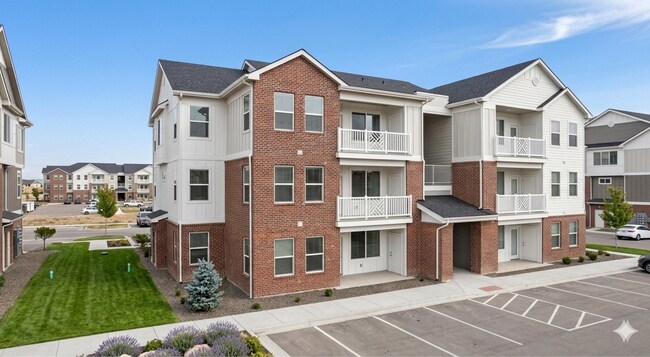 Photo - AERIE AT EAGLE