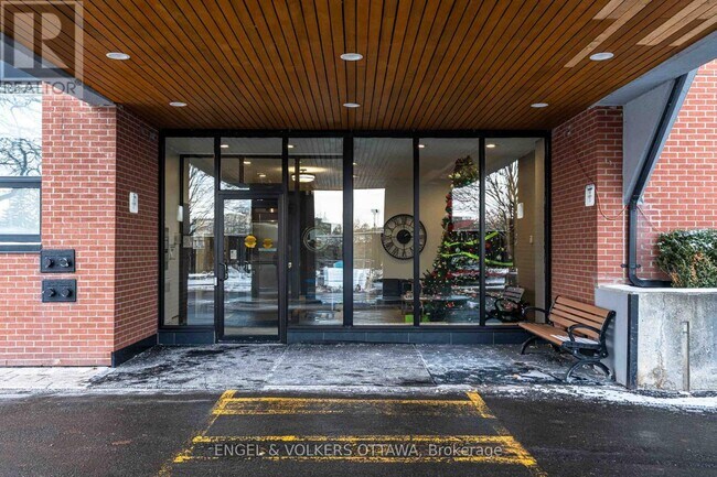 Photo - 2951 Riverside Dr. Unité 1215