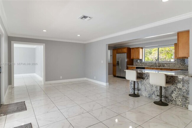Photo - 913 SW 49th Ave
