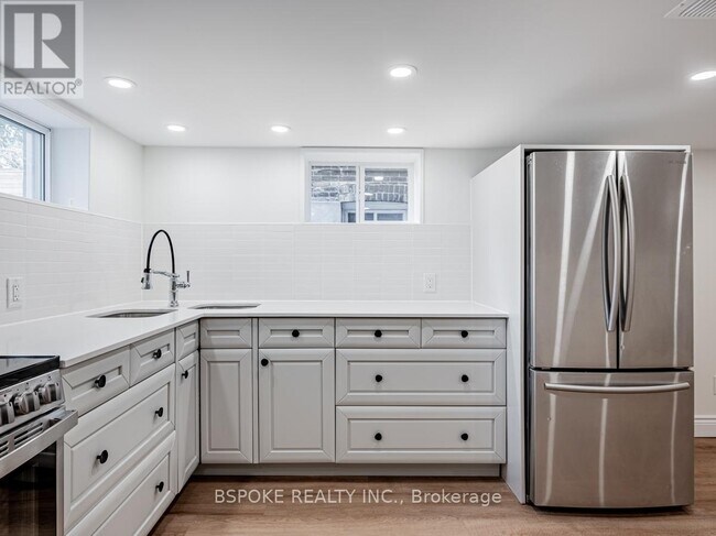 Photo - 4 Hartford Ave