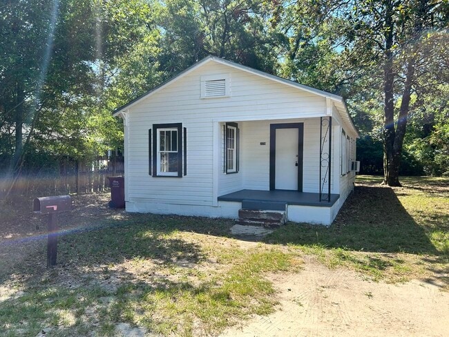 Building Photo - 209 Griffith Ave E