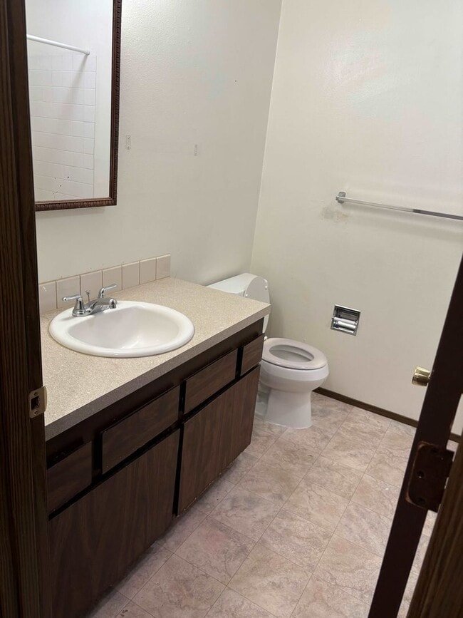 Photo - 312b Unidad 4878 Elderberry Lp