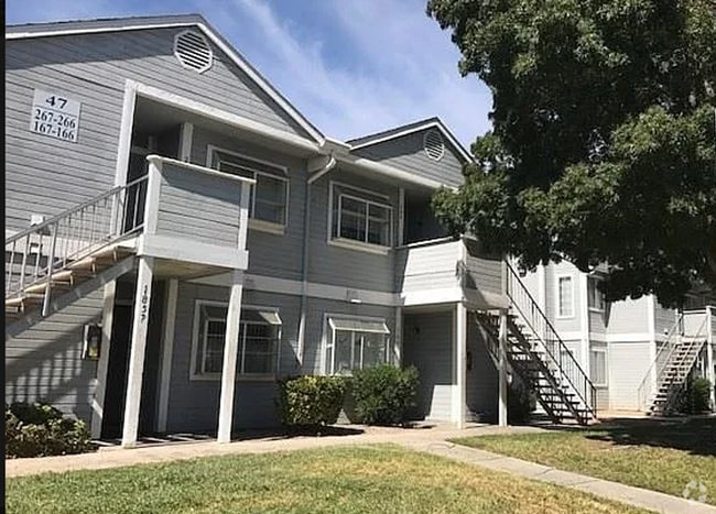 Building Photo - 2 Bed and 1 bath located in 89115! Rental