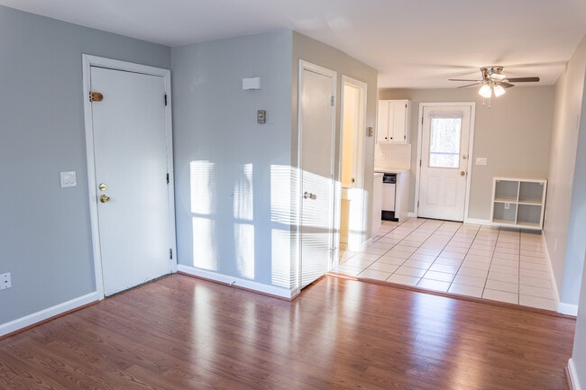 Photo - 120 Young St Unidad 1