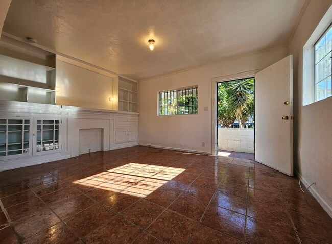2623 Hillcrest Dr Unidad 2623 Hillcrest Dr