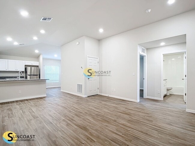 Photo - 10476 Pendleton Ave