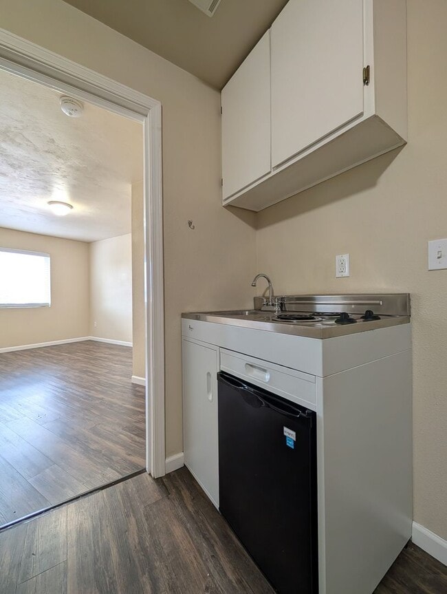 Photo - 1-Bedroom, 1-Bath Apartment In Downtown Springfield!