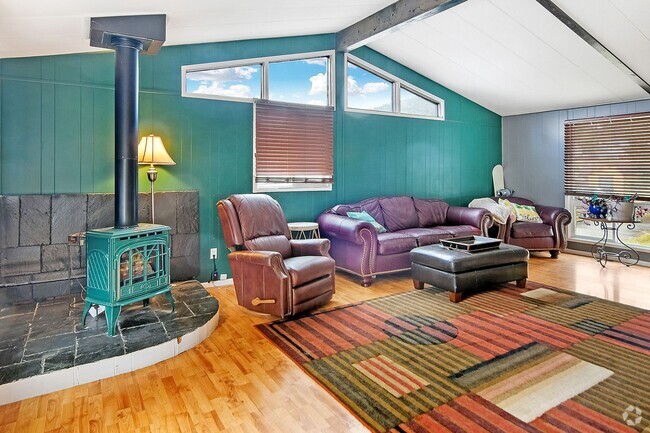 Building Photo - Pets Negotiable, Open Floor Plan and Stora... Rental
