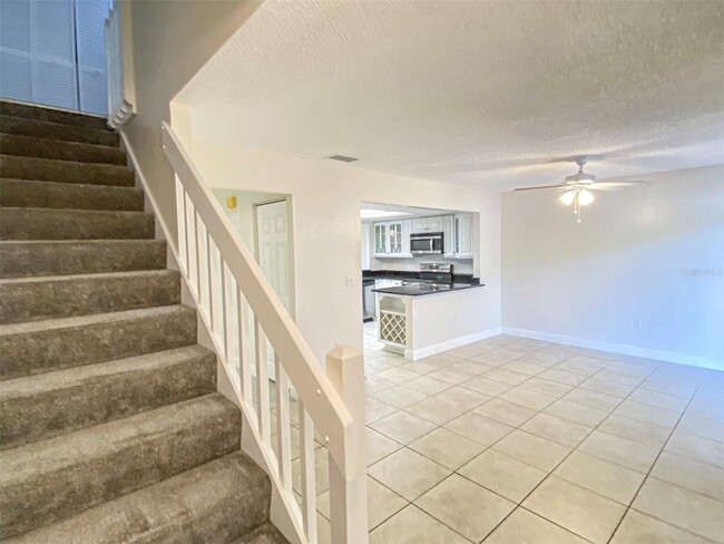 Photo - 955 Sunridge Dr