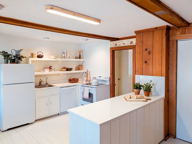 Kitchen - 1252 County Rd