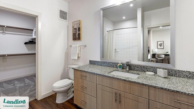 Photo - 255 Williamsburg Pkwy Unidad F301