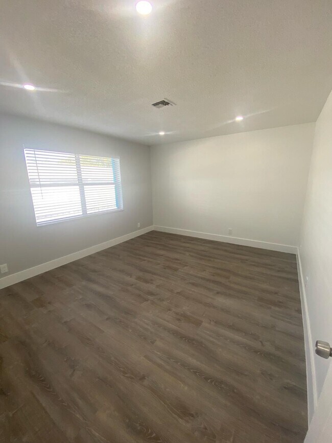 Photo - La Siesta Apartments I LLC