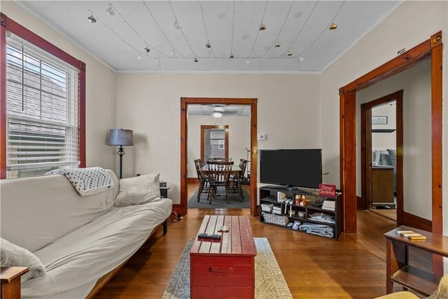 Photo - 31 W Narragansett Ave Unidad 2