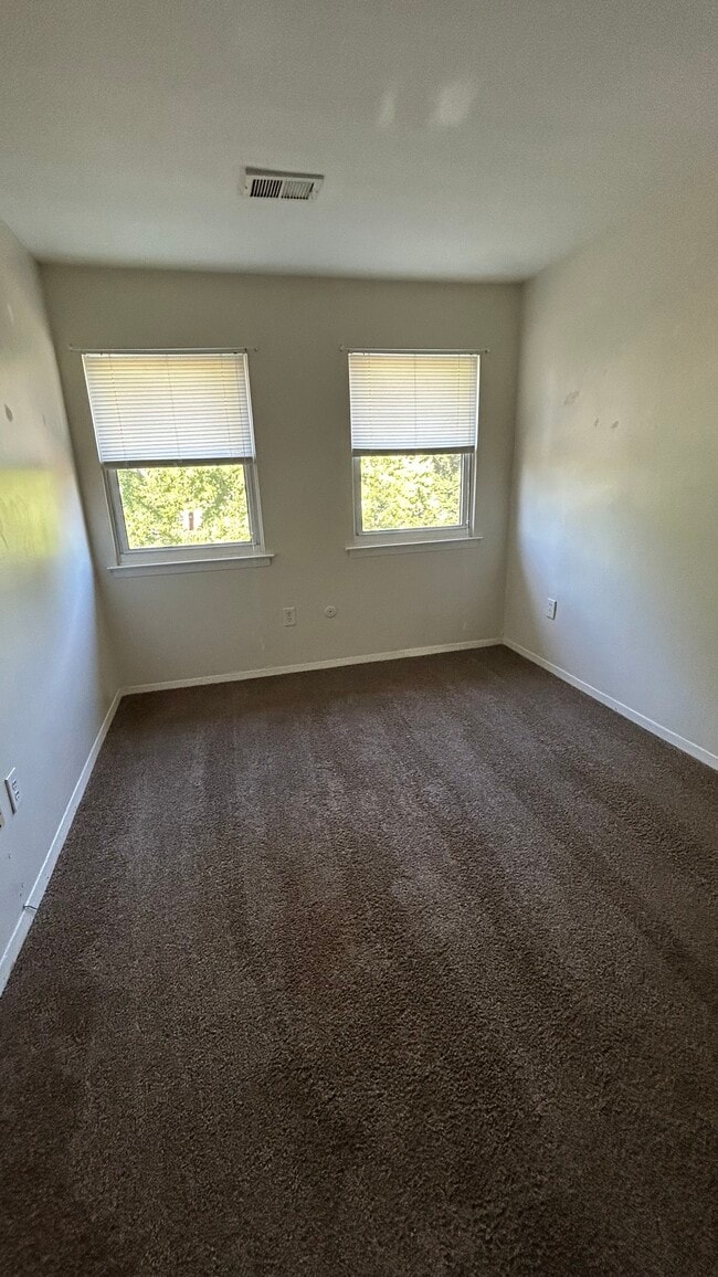 Photo - 1001 White Oak Rd Unit K32