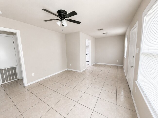Photo - 603 Wisteria St