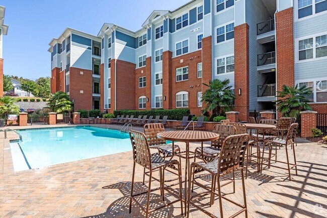 Community Pool - The Union Student Living Rental