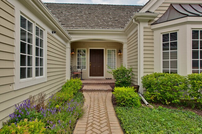 Photo - 655 S Buckingham Ct