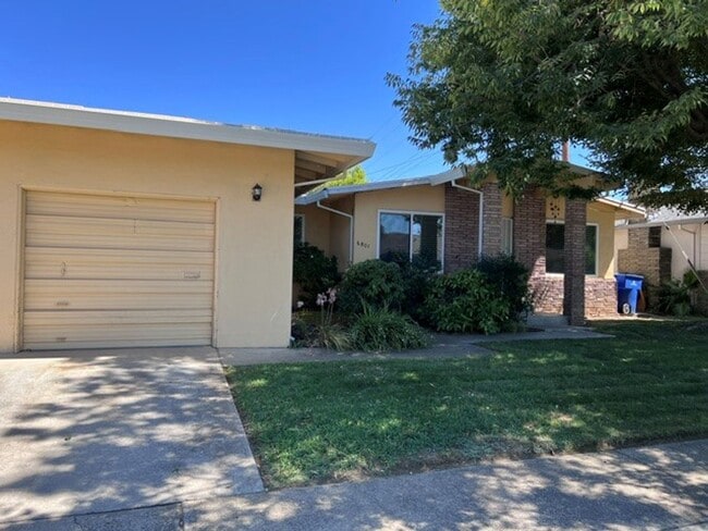 Building Photo - 6801 Las Palamitas Wy Unit 8287002002/41