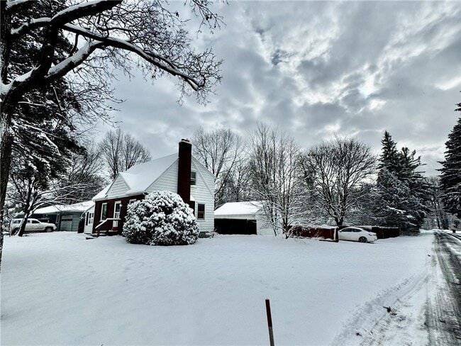 Photo - 153 Holmes Rd