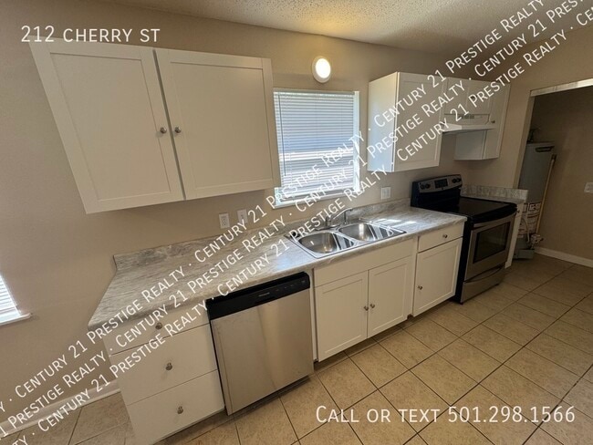 Photo - 212 Cherry St