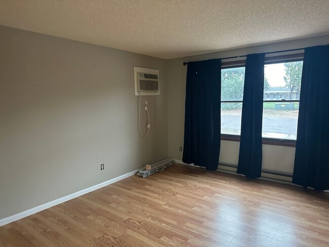 Photo - 506 W 42nd St