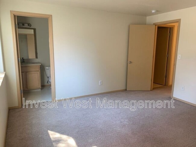 Photo - 359 NE Lechner St