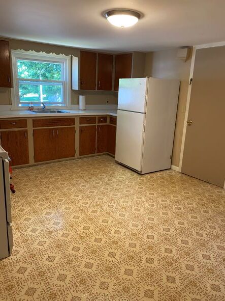 Kitchen - 3875 N Buffalo St Unit Apt. A