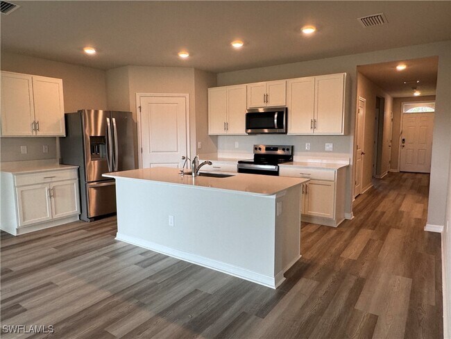 Building Photo - 726 Oakridge Ave S Rental