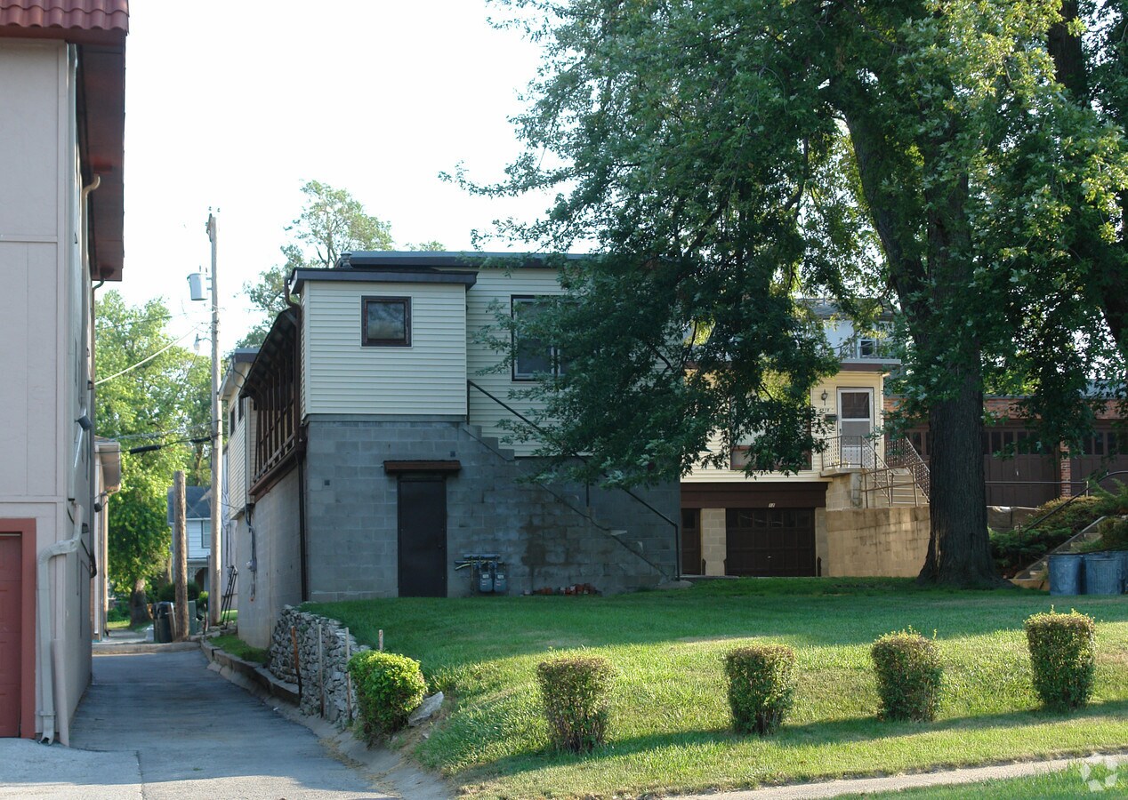 Photo - 4914-4918 Capitol Ave