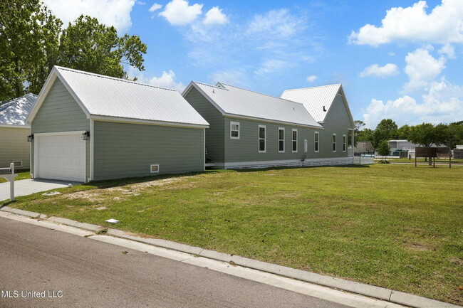 Photo - Fully furnished brand new home with garage!