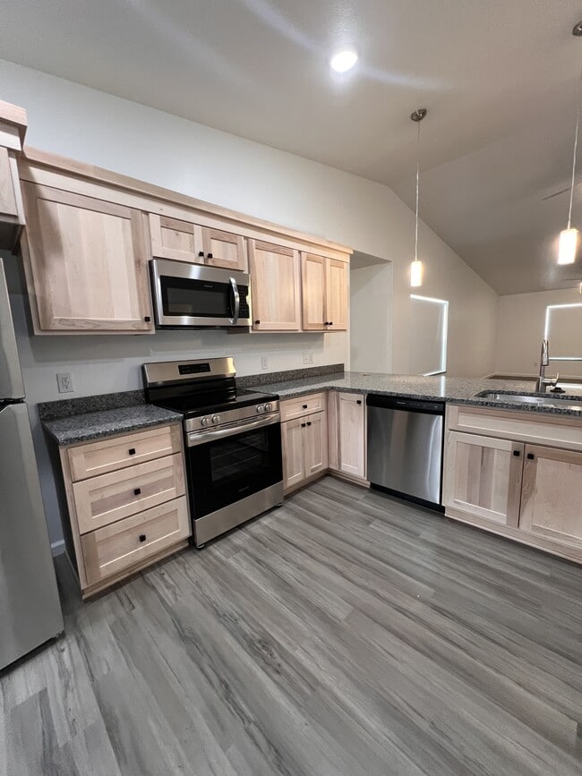 Photo - 209 Millersburg St