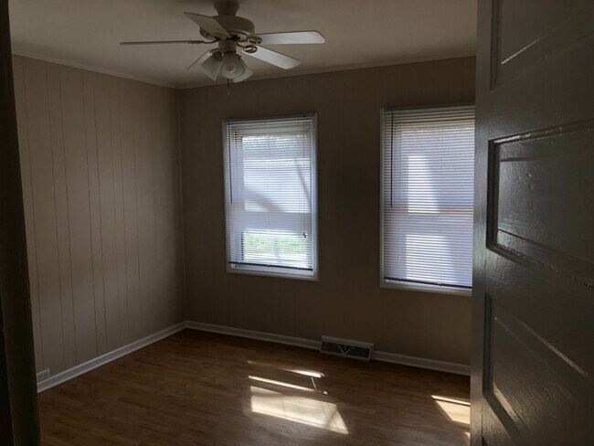 Photo - 902 Bringle Ferry Rd