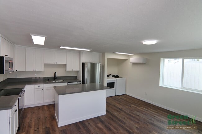 6833 Amherst St Unidad 1