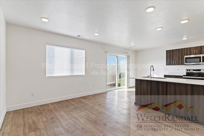 Photo - 1177 Shady Brook Ln S