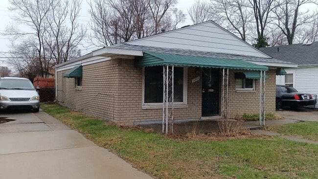Photo - 20460 Griggs St