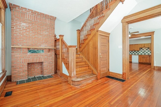 Photo - 804 E Main St