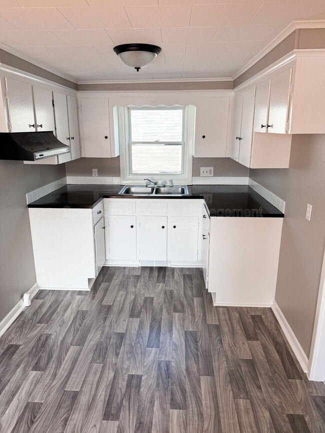 Building Photo - 88 Elm St Unit 4