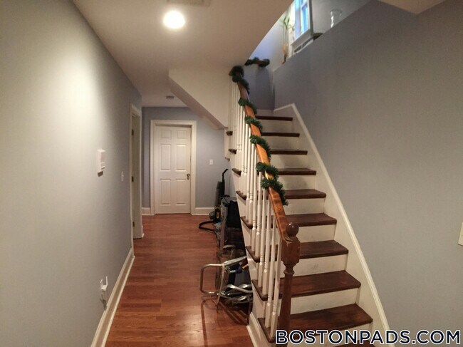 Photo - 731 Parker St Unidad 1