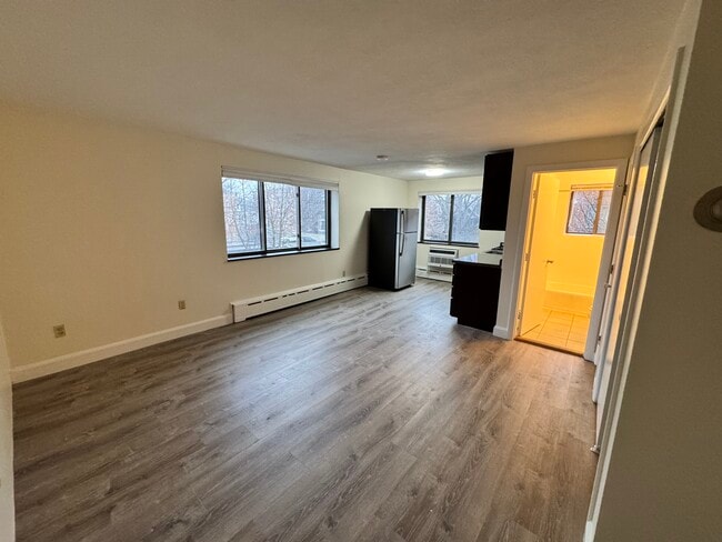 Building Photo - 16 Chester St Unit 2