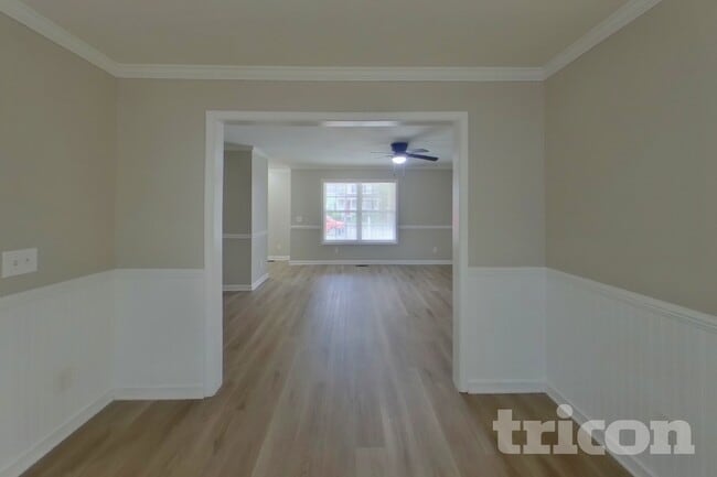 Photo - 229 Montclaire Cir