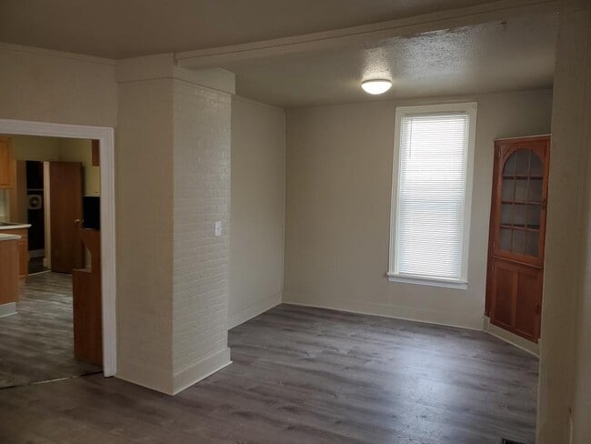 Photo - 112 14th St N